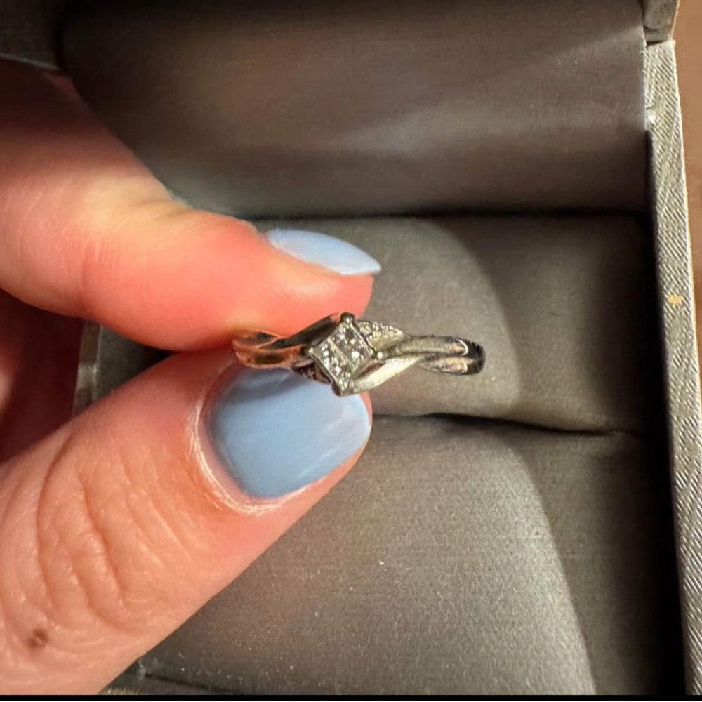 Elegant Silver Diamond Ring